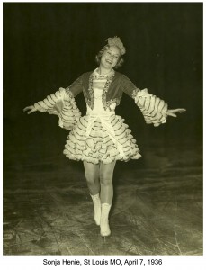 Sonja_Henie_1936_St_Louis_photog